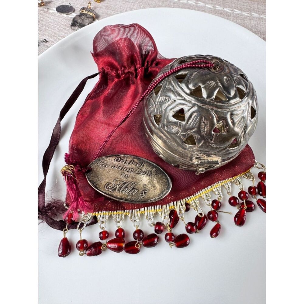 Vintage Original FRIENDSHIP BALL By ALDA’S